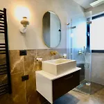 Golden Beachfront And Swimming Pool * Sarandë