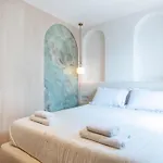 Apartment Golden Beachfront And Swimming Pool *