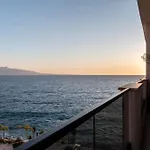 Golden Beachfront And Swimming Pool Apartment Sarande