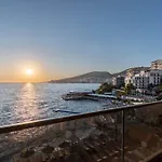Golden Beachfront And Swimming Pool Apartment
