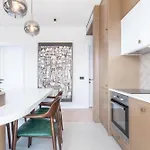 Golden Beachfront And Swimming Pool Apartment Sarande