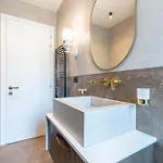 Apartment Golden Beachfront And Swimming Pool