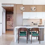 Golden Beachfront And Swimming Pool Apartment
