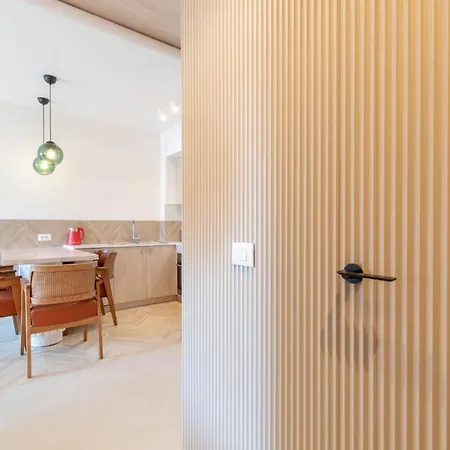 Apartmán Golden Beachfront And Swimming Pool