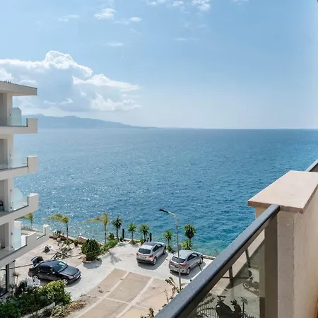 Golden Beachfront And Swimming Pool * Sarandë