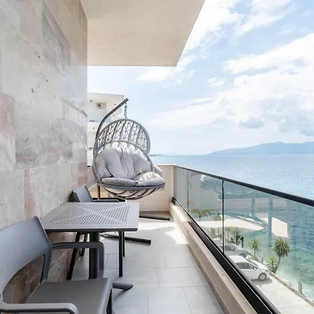 Golden Beachfront And Swimming Pool * Sarandë