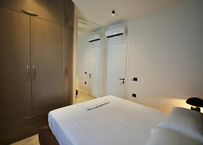 Apartment Golden Beachfront And Swimming Pool *