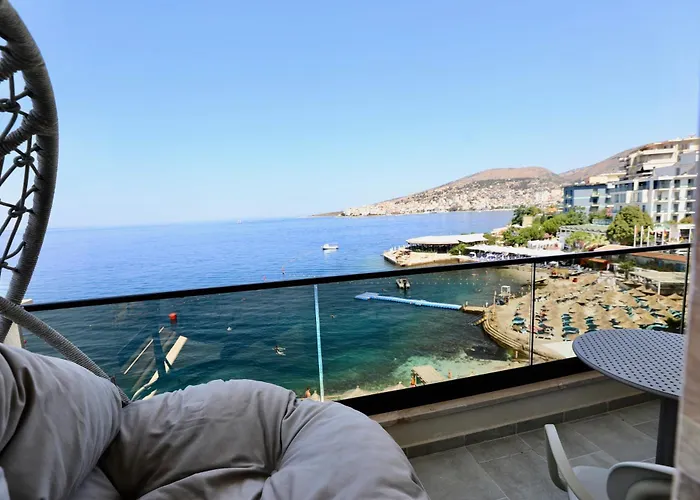 Golden Beachfront And Swimming Pool Sarande