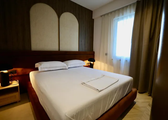 Golden Beachfront And Swimming Pool * Sarande