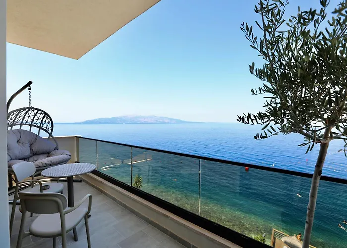 Apartment Golden Beachfront And Swimming Pool *
