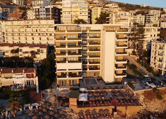 Golden Beachfront And Swimming Pool * Sarande