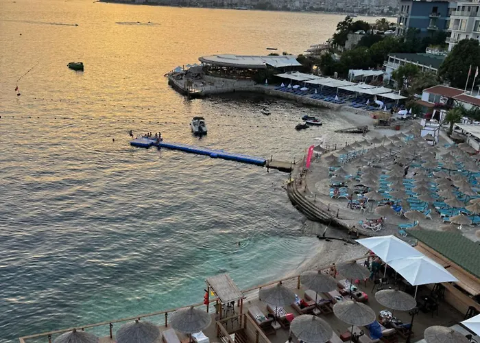 Golden Beachfront And Swimming Pool * Sarande