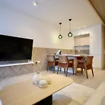Apartman Golden Beachfront And Swimming Pool Saranda