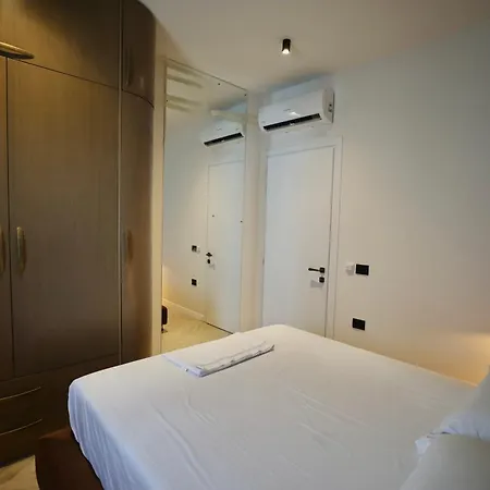 Apartamento Golden Beachfront And Swimming Pool Sarandë