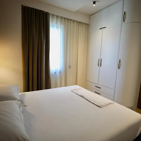 Apartamento Golden Beachfront And Swimming Pool Sarandë