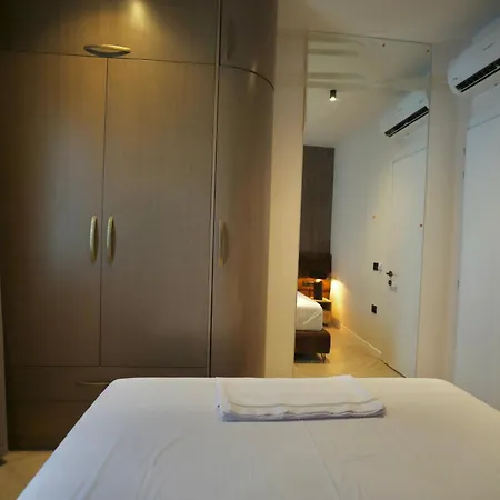 Golden Beachfront And Swimming Pool *