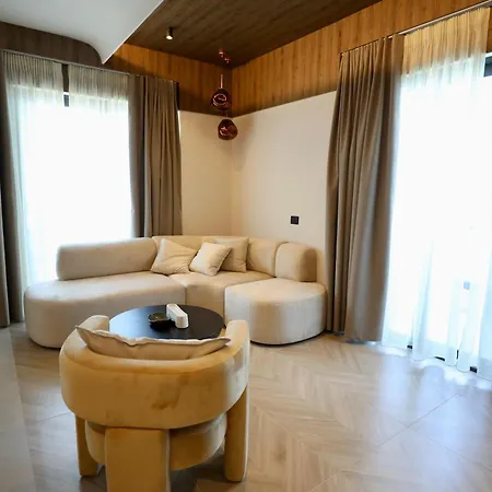 Apartamento Golden Beachfront And Swimming Pool