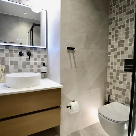 Apartamento Golden Beachfront And Swimming Pool *