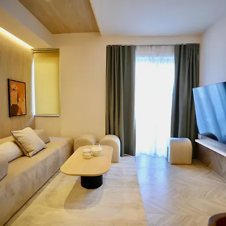 Apartamento Golden Beachfront And Swimming Pool