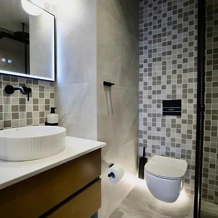 Apartamento Golden Beachfront And Swimming Pool