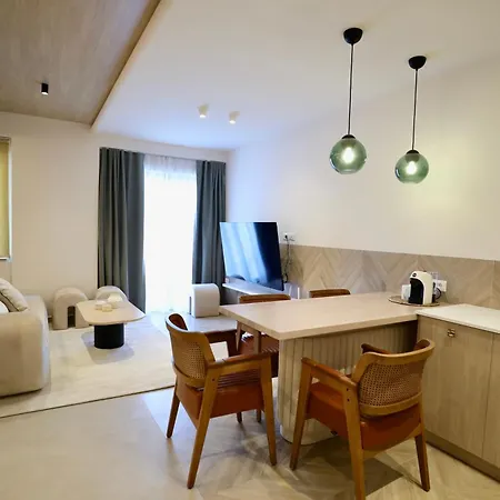 Apartamento Golden Beachfront And Swimming Pool *