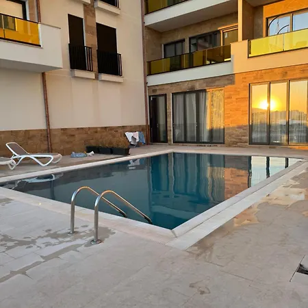 Golden Beachfront And Swimming Pool *