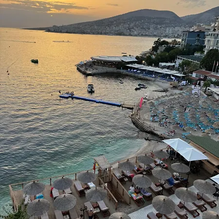 Golden Beachfront And Swimming Pool * Sarandë