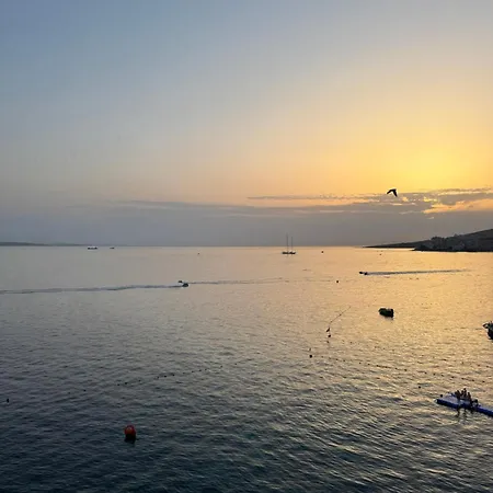 Apartamento Golden Beachfront And Swimming Pool Sarandë