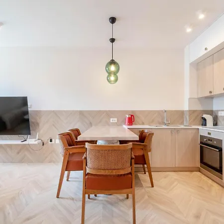 Lejlighed Golden Beachfront And Swimming Pool *