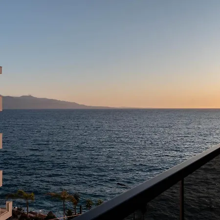 Golden Beachfront And Swimming Pool Lejlighed *