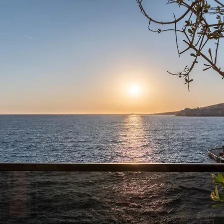 Golden Beachfront And Swimming Pool *