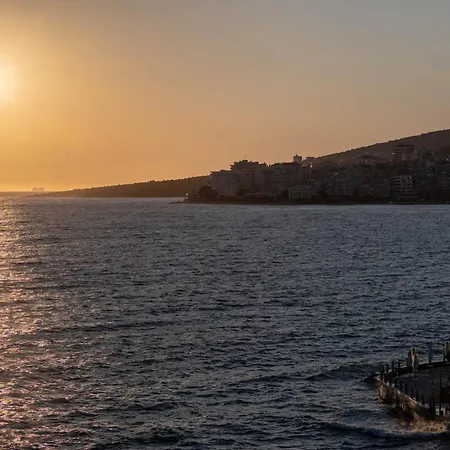 Golden Beachfront And Swimming Pool * Saranda