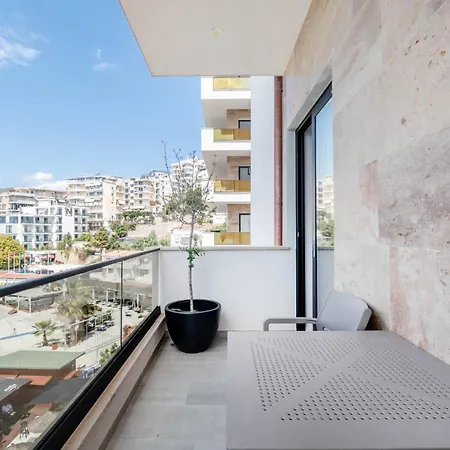 Golden Beachfront And Swimming Pool Lejlighed Sarandë