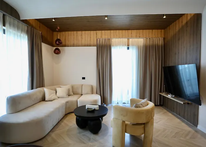 Golden Beachfront And Swimming Pool Appartement