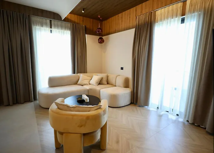Appartement Golden Beachfront And Swimming Pool
