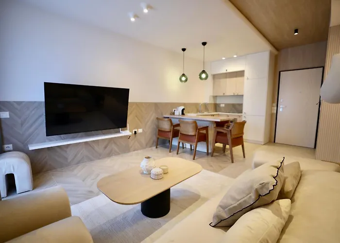 Appartement Golden Beachfront And Swimming Pool