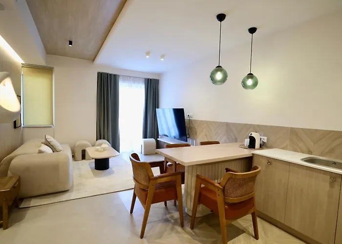Appartement Golden Beachfront And Swimming Pool *